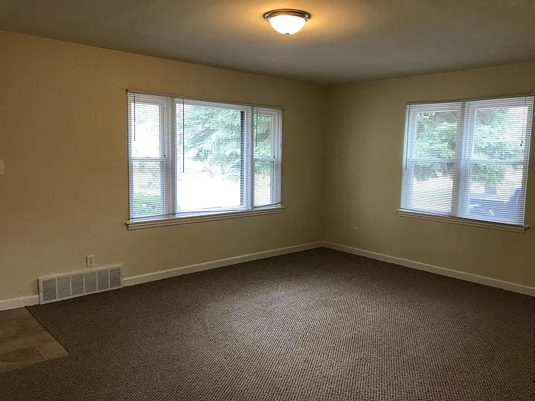 3415 S Schultz Dr — Photo 8