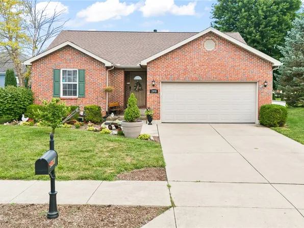 2490 Meadowpoint Dr, Troy, OH 45373
