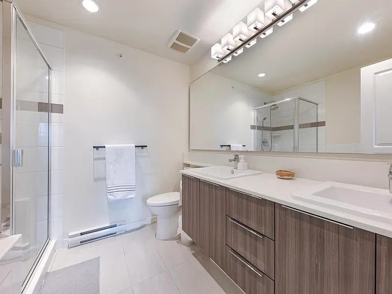 1151 Windsor Mews #512 — Photo 4