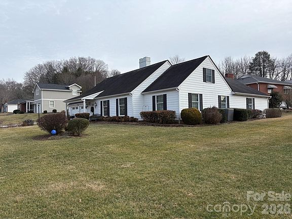 3rd image of 84 Wood Lily Dr