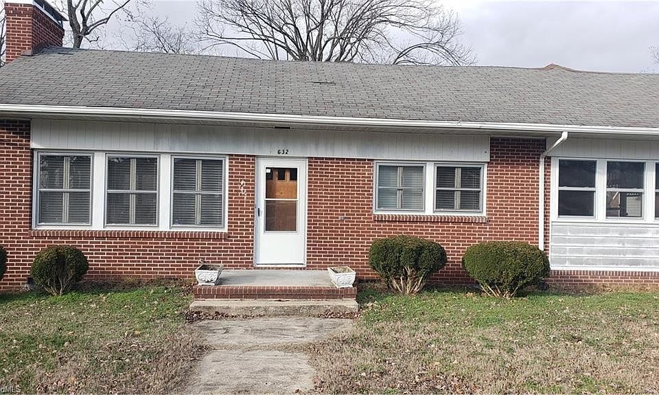 1st image of 632 Lindsey St
