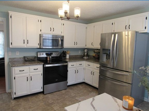 5th image of 1025 Bobcat Dr