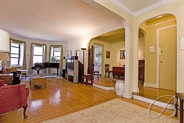 Sold by Bellmarc Realty | media 2