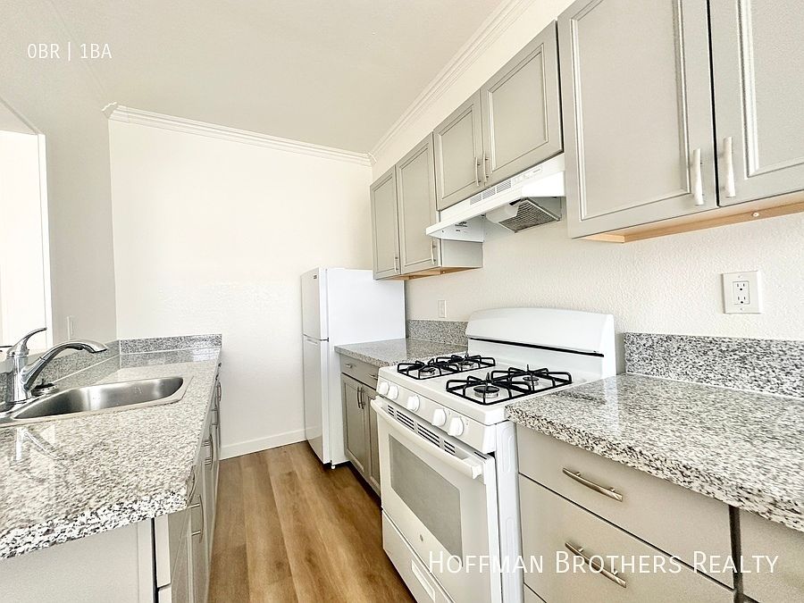 1st image of 439 N Van Ness Ave #15