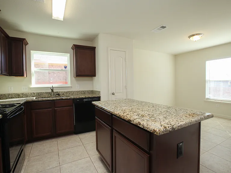 1325 Englemann Dr — Photo 15