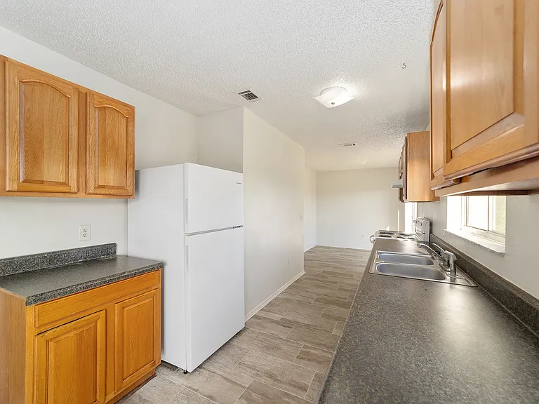 325 Oak Track Crse — Photo 14
