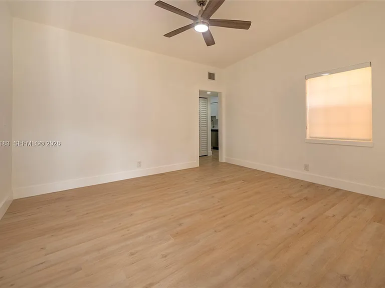 809 NE 17th Ave #4 — Photo 20