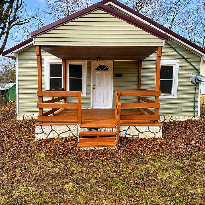302 Bryan St