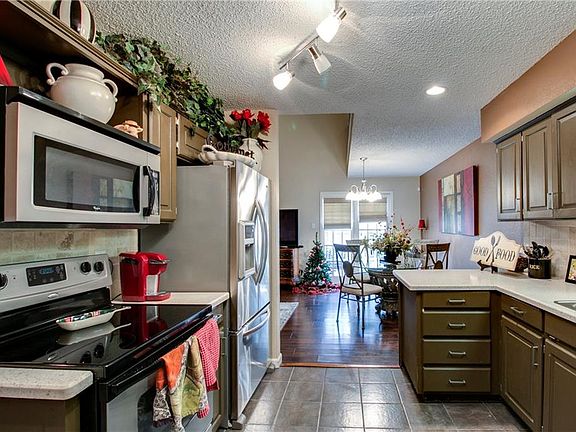 5th image of 5848 Lake Point Dr