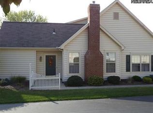 240 Village Ct #240, Columbiana, OH 44408