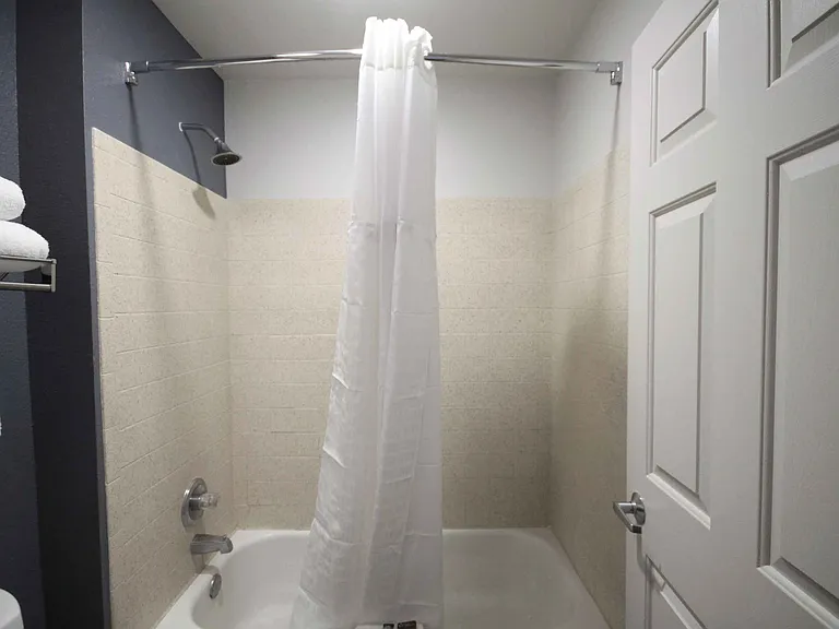 1 Bedroom Suite - 2 Full Beds