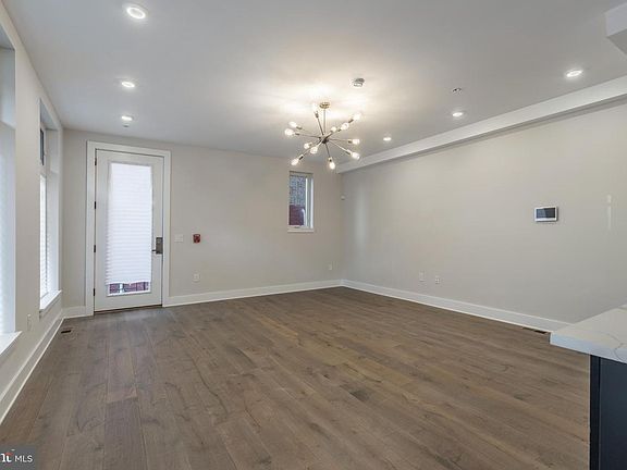 2nd image of 920 N 15th St #1