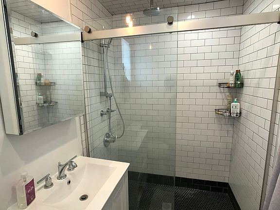 2nd image of 318 Greenwood Ave APT 5