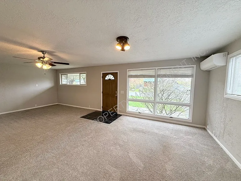 819 Hickory St — Photo 10