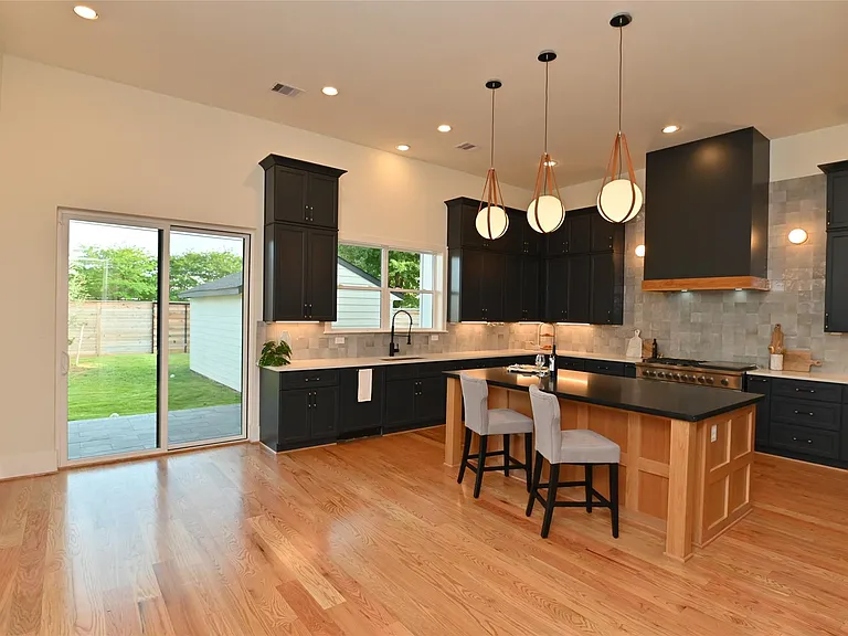 1733 Du Barry Ln — Photo 21