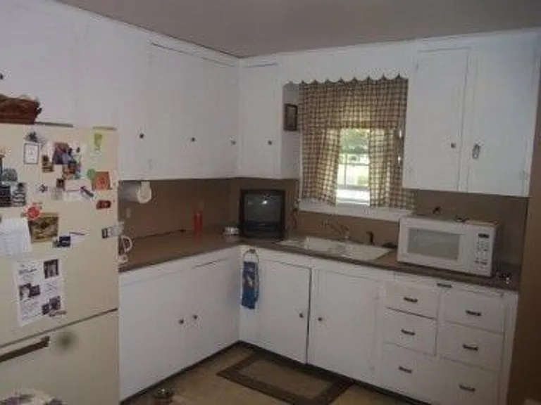 403 W Racine St — Photo 3
