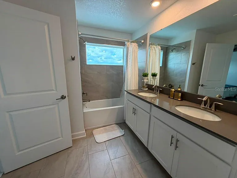 1172 Kingsbarn St — Photo 18