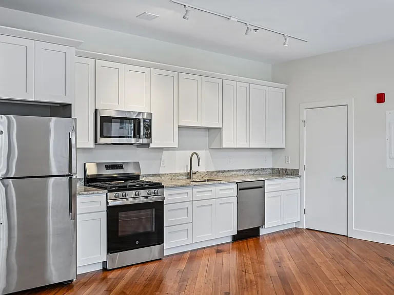 Lauderdale Lofts — Photo 13