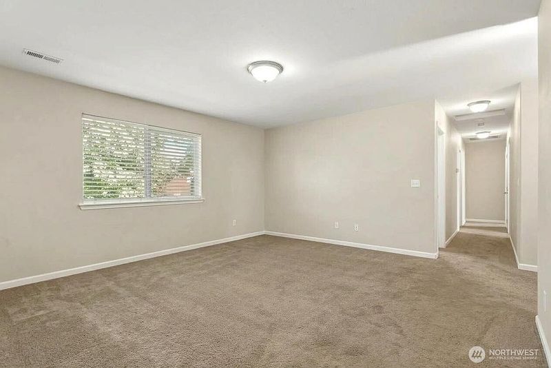 5th image of 390 Austin Street