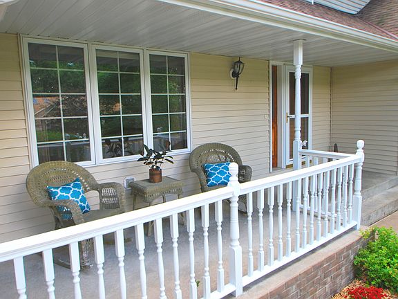 2nd image of 758 Woodcrest Dr N