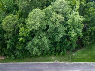 106 River Oaks Dr, Lagrange, GA 30240