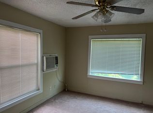 206 W Val Verde Cir SUITE B, Keene, TX 76059