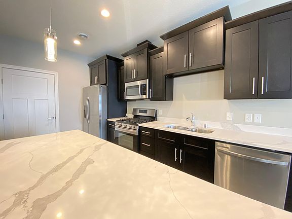 3rd image of 638 Stone Haven Dr NE