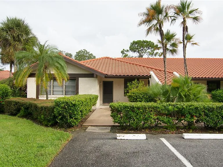 5635 Golf Pointe Dr #101 — Photo 1