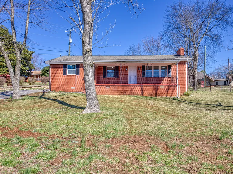 4114 Central Avenue Pike — Photo 2