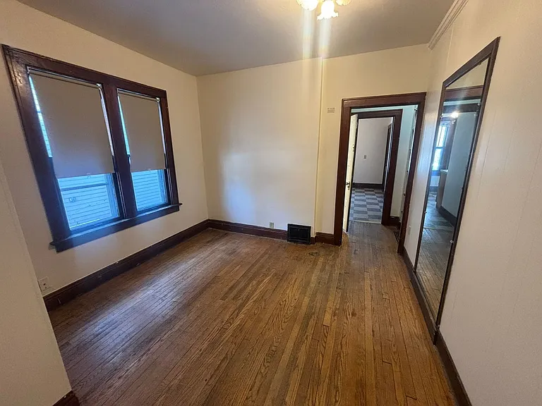 212-214 N Blount St — Photo 16