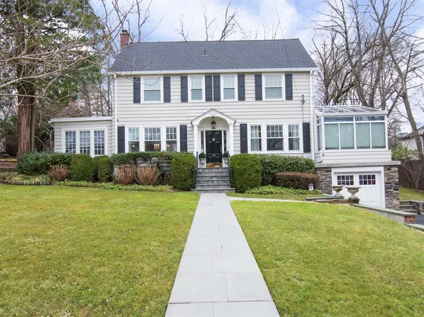 15 Hewitt Avenue, Bronxville, NY 10708