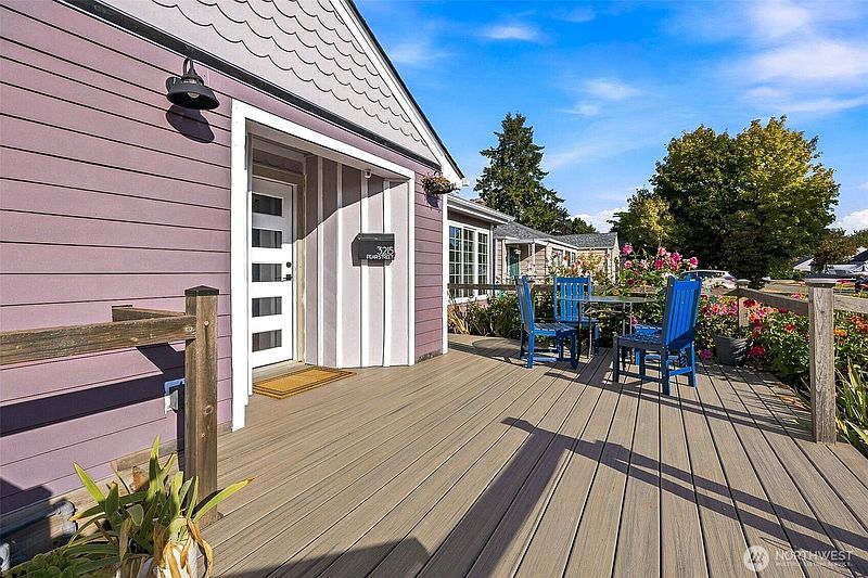 2nd image of 3215 Pear Street SE