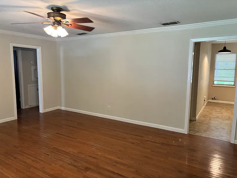610 W Bullock St — Photo 3
