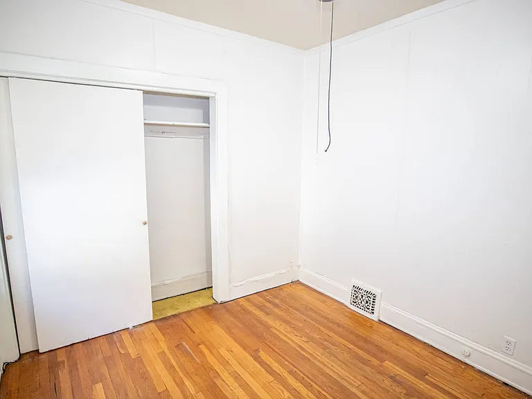 14015 Idarose Ave — Photo 10