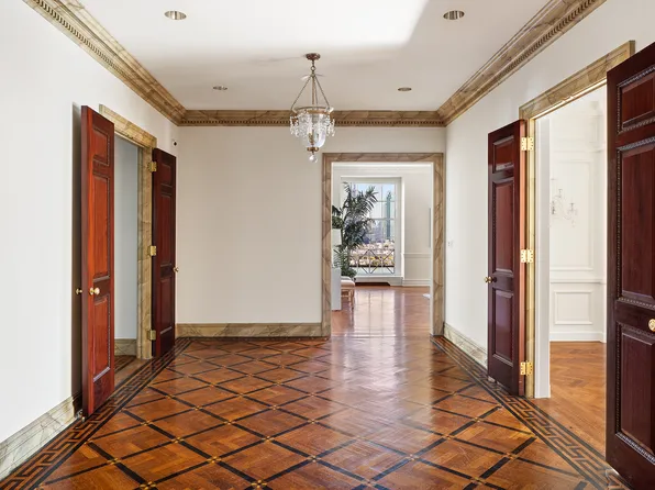 1 Sutton Place South image 6 of 18