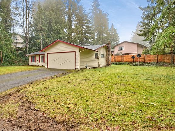 2nd image of 8570 Chinook Way NE