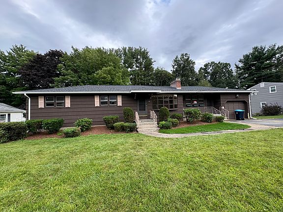 2nd image of 9 Pratt Ln
