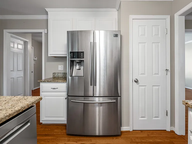 3924 Liberty Point Dr — Photo 17