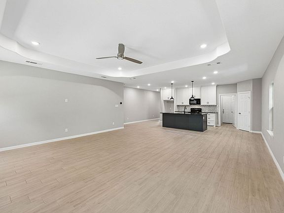 4th image of 2808 Binyon Ave