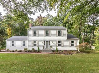 1115 Galloping Hill Rd, Fairfield, CT 06824