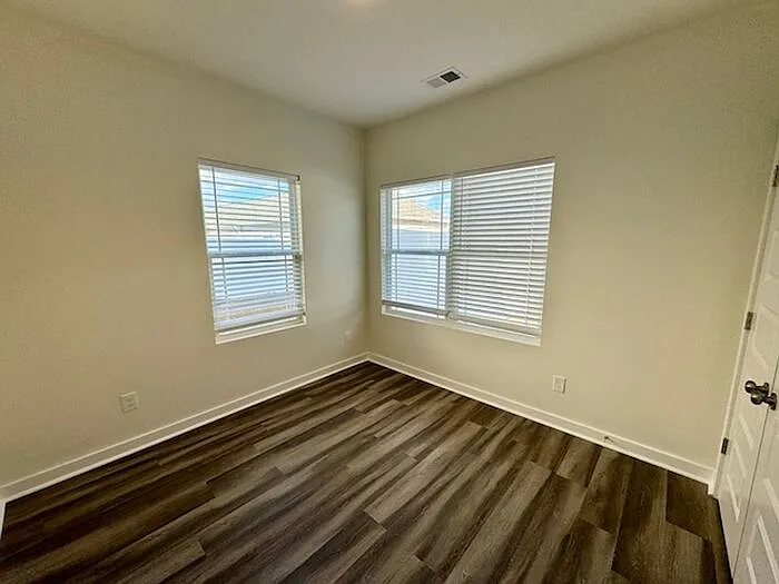 418 Falls Pointe — Photo 10
