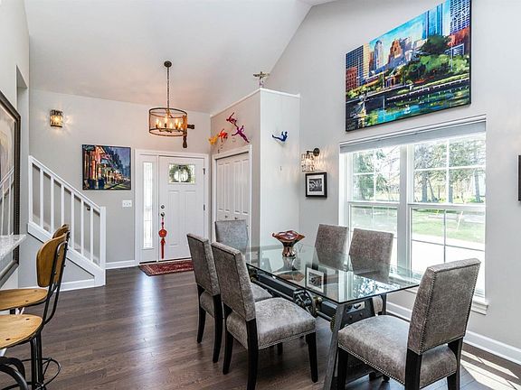 5th image of 108 E Henry St #804