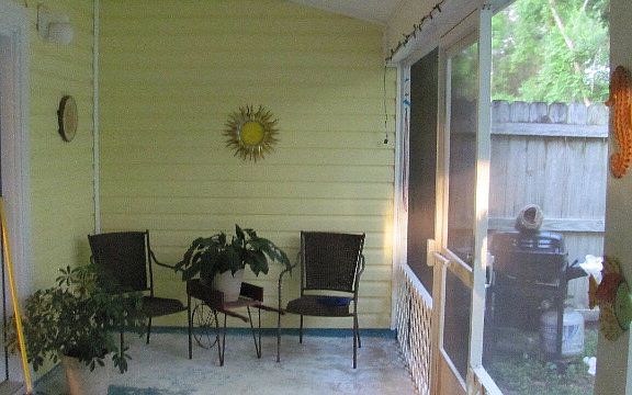 Screened in porch