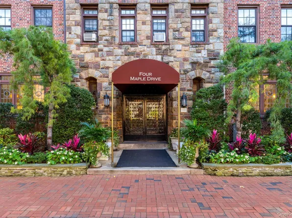 4 Maple Drive #5K, Great Neck, NY 11021