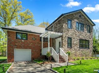 22 Meadow St, Demarest, NJ 07627