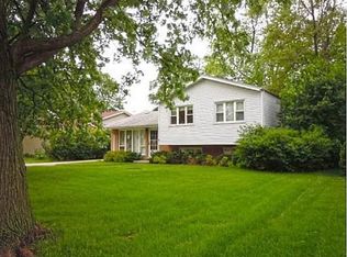 208 Flora Ave, Glenview, IL 60025