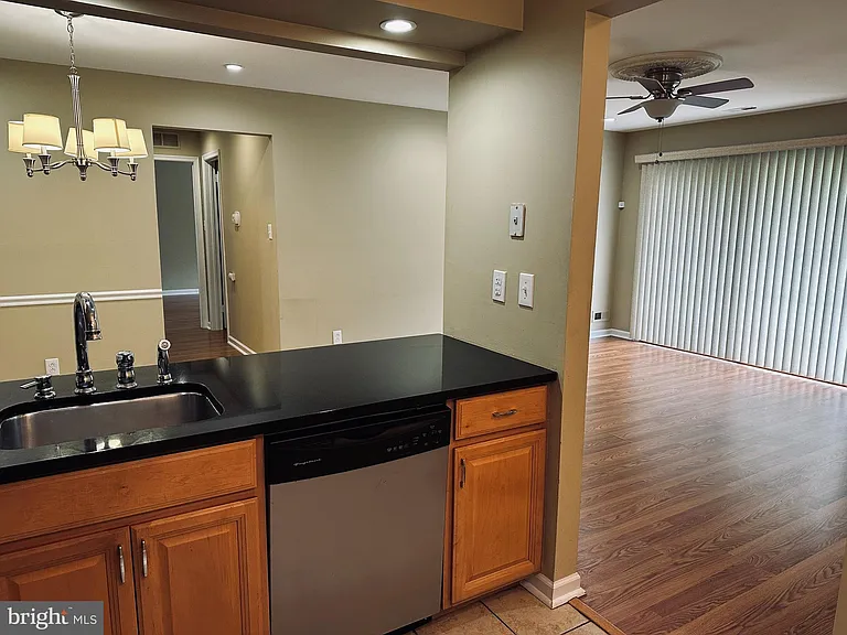 328A Delancey Pl #A — Photo 8