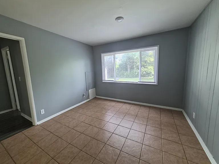 3921 Malibu Dr — Photo 9
