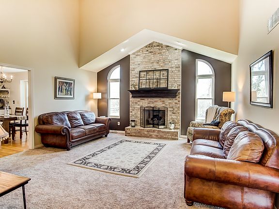 4th image of 6332 Foxwood Ct