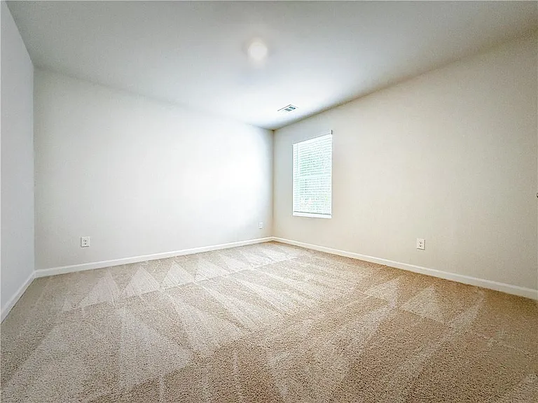 325 Belmont Dr — Photo 11